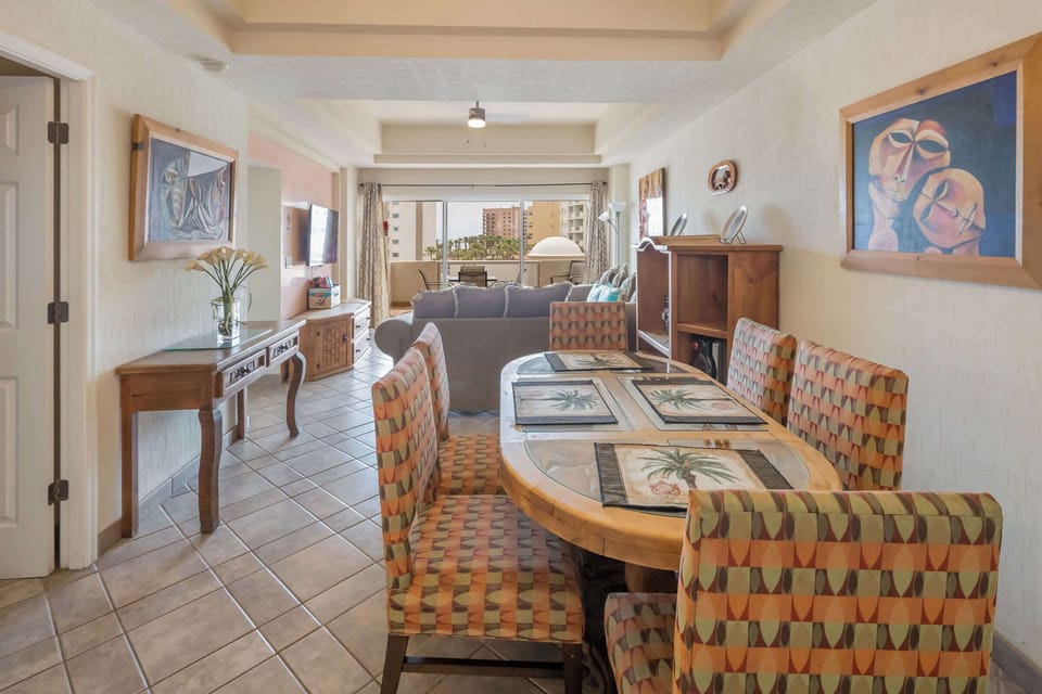 ☀️🏝️ Enjoy good food, great company, and the relaxed feeling of a beach getaway! 🌊🌴😎