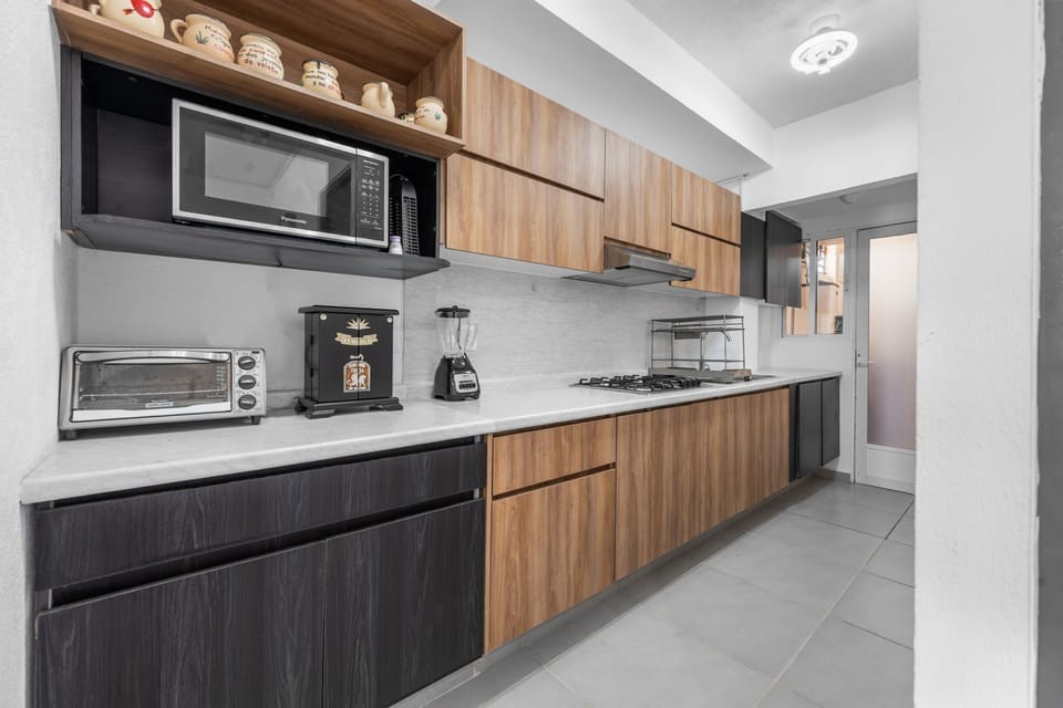 Chalet | Private kitchen | Coffee/tea maker, electric kettle, dining table