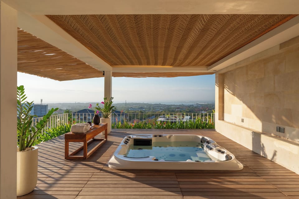 Outdoor spa tub