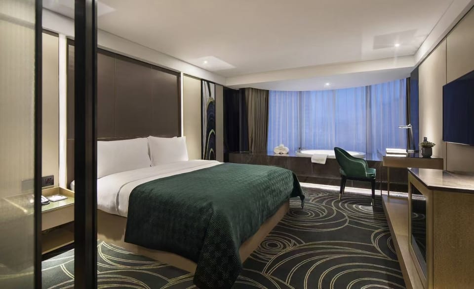 Luxury Single Room, City View | Blackout drapes, iron/ironing board (on request), WiFi (free)