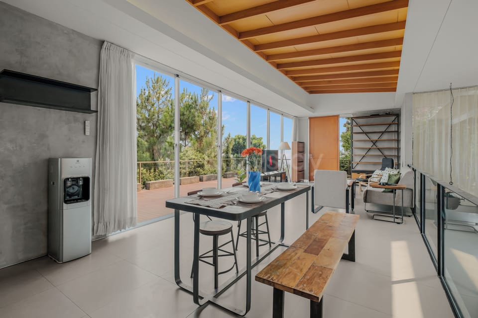 Villa, 3 Bedrooms, City View | Dining room