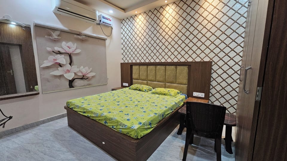Deluxe Room | Rollaway beds (surcharge), WiFi (free), bed sheets