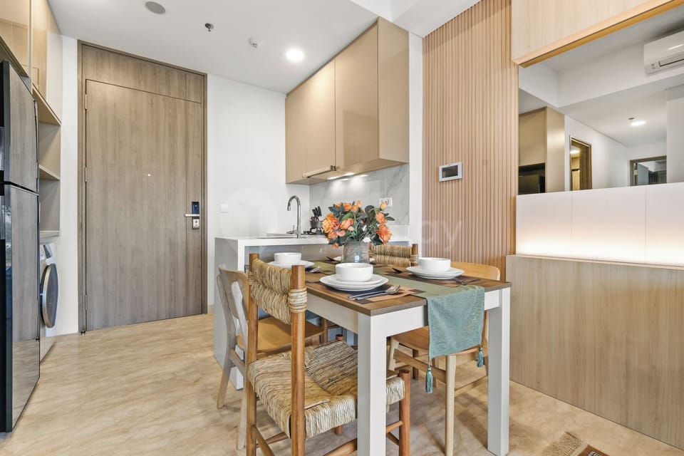 Apartment, 2 Bedrooms, City View | Dining room