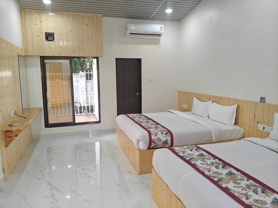 Family Double Room | Desk, WiFi (free)