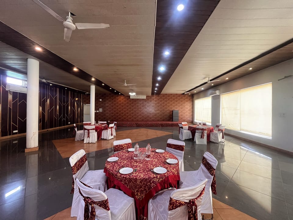 Deluxe cottage | Banquet hall