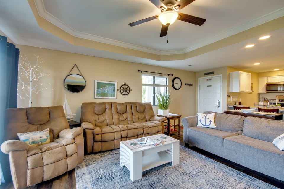 Living Room | Queen Sleeper Sofa