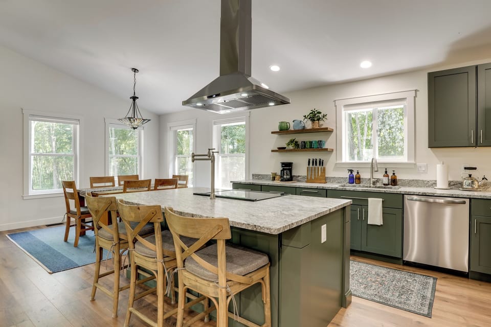 Kitchen | Oven | Refrigerator | 2nd Floor