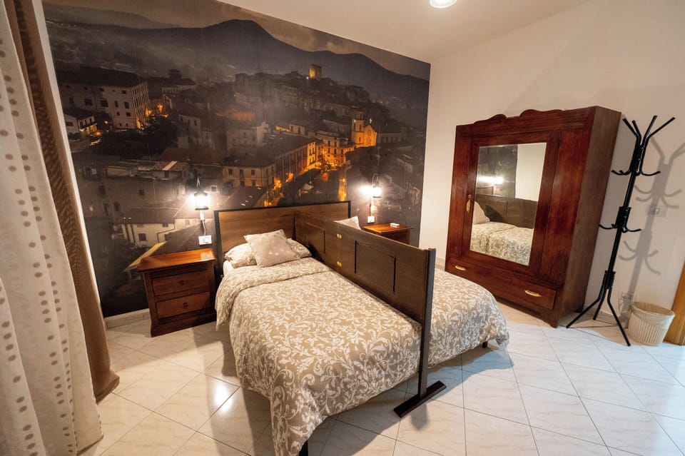 Double Room, Balcony | Iron/ironing board, WiFi (free)