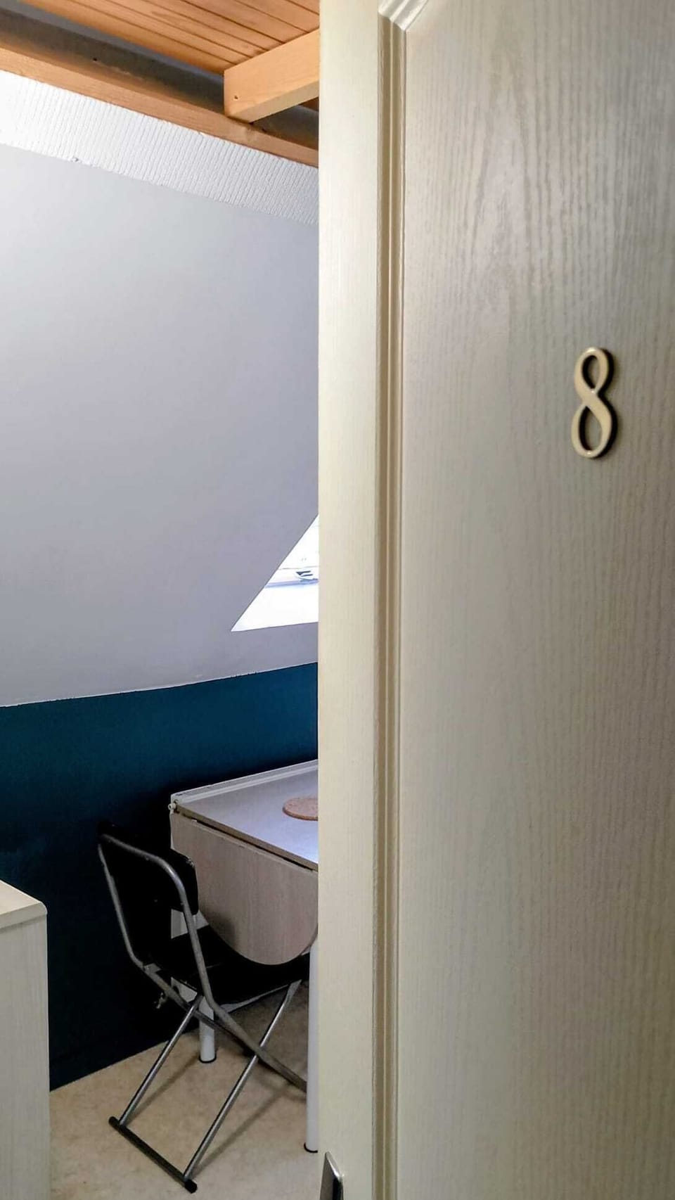 ENTRÉE LOGEMENT 8