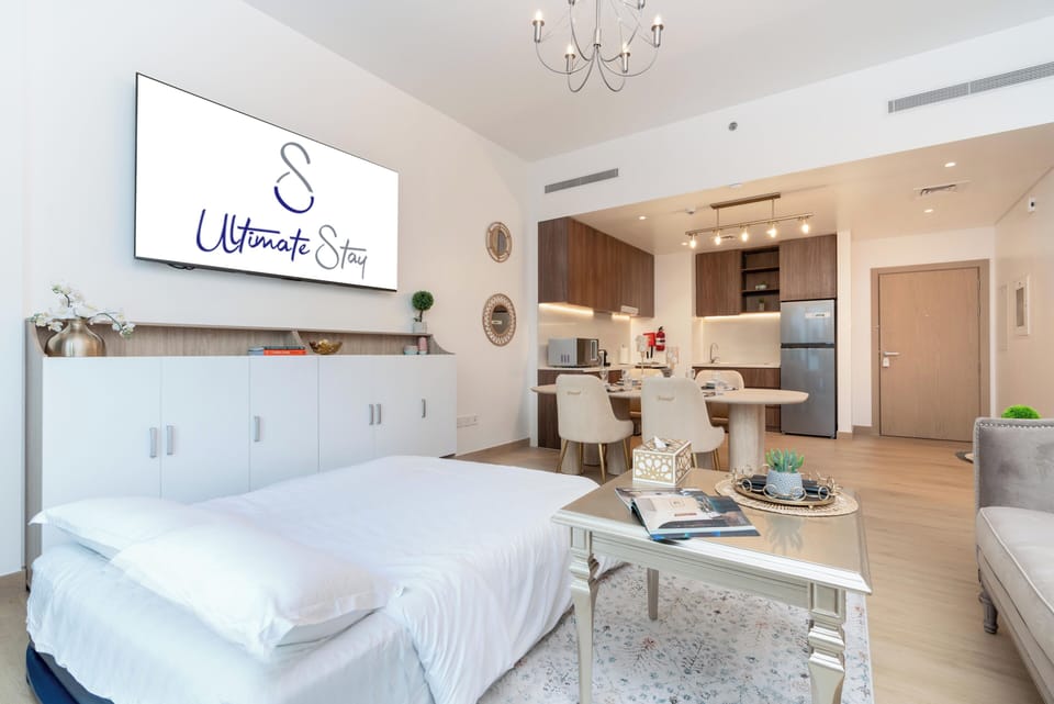 Superior Apartment, Balcony, Partial Sea View | In-room safe, blackout drapes, iron/ironing board, WiFi (free)