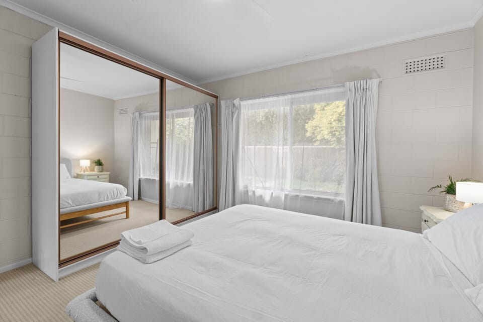 Courtyard 2 Bed Apartment Mile End Apartment in Adelaide