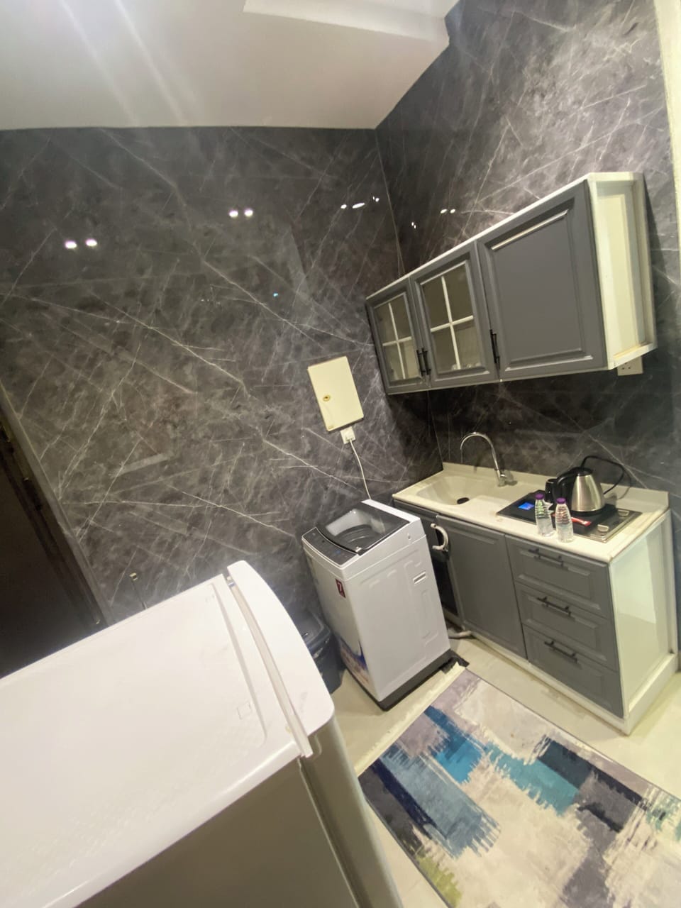 Deluxe Apartment | Private kitchen | Electric kettle