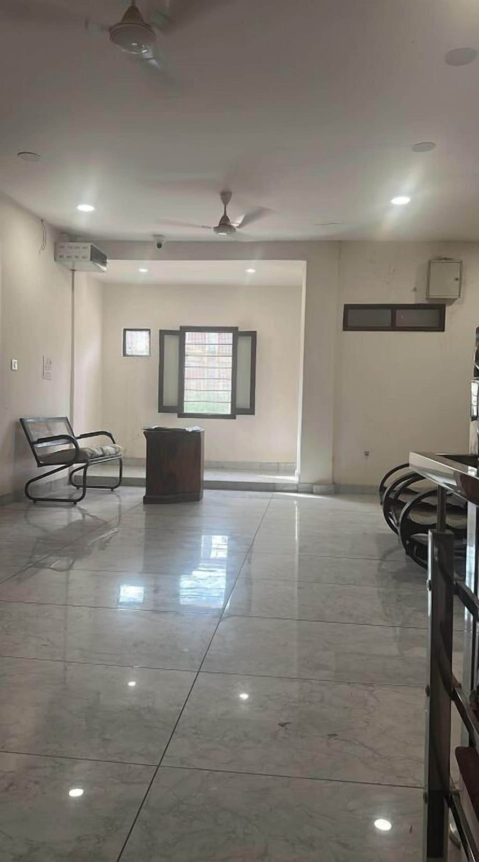 Deluxe Room | Lobby