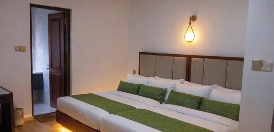 WiFi (free), bed sheets