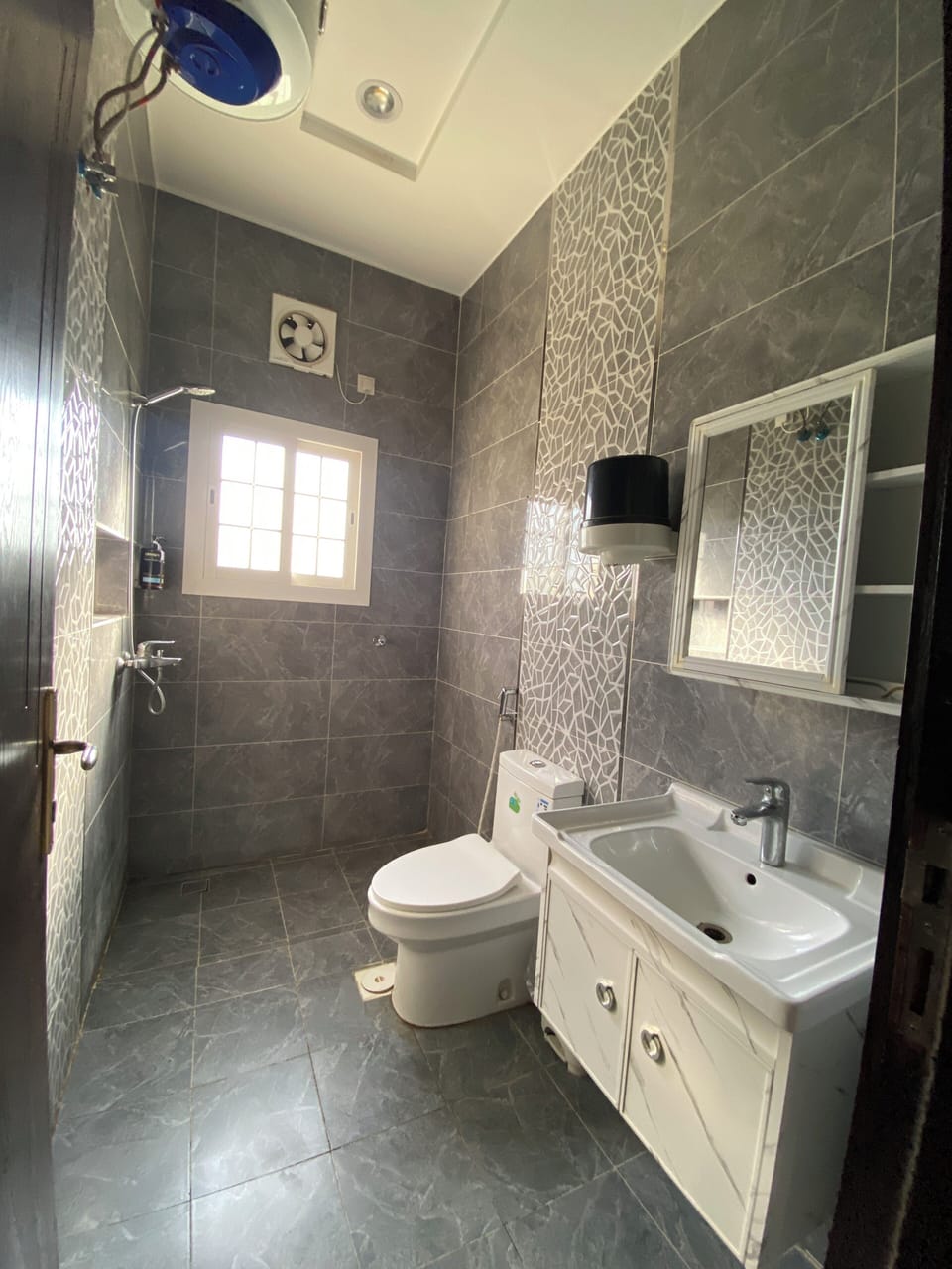 Family Apartment | Bathroom