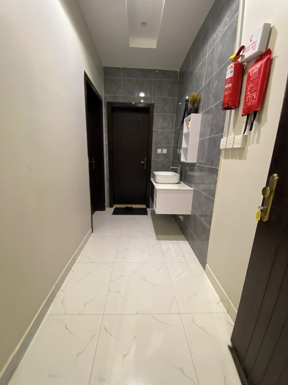 Deluxe Apartment | Bathroom