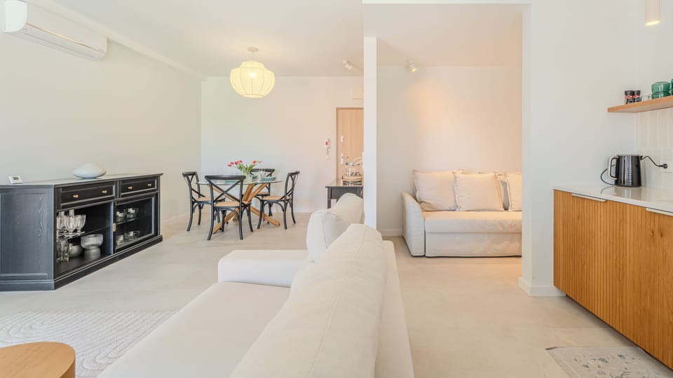 Apartment (11) | Living area | 30-inch flat-screen TV with digital channels