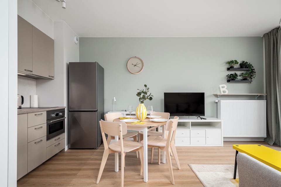 Apartment (84) | Living area | 30-inch flat-screen TV with digital channels