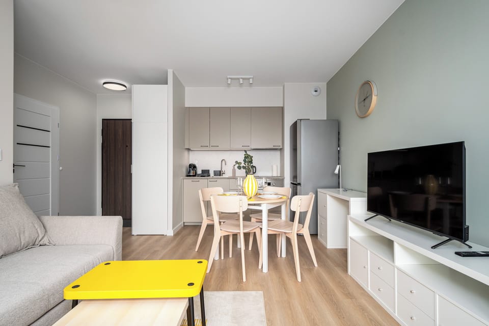 Apartment (84) | Living area | 30-inch flat-screen TV with digital channels