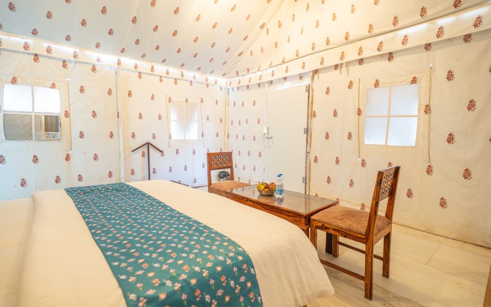 Luxury Room, Patio, Desert View | Desk, laptop workspace, WiFi (free)