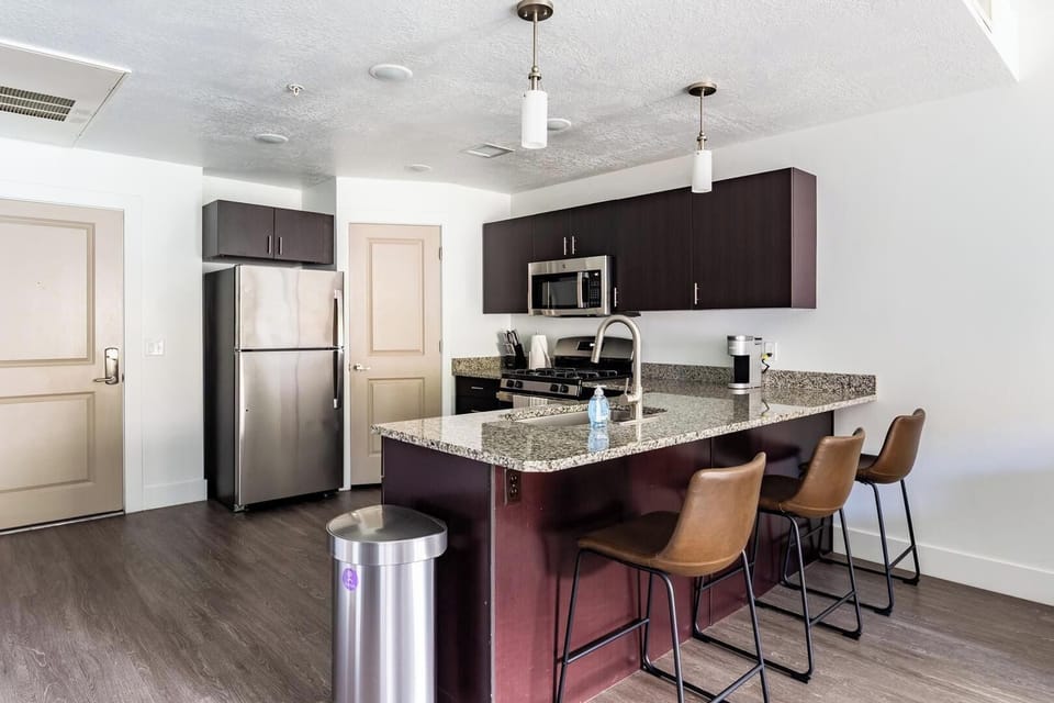 Apartment (1 Bedroom) | Private kitchen | Fridge