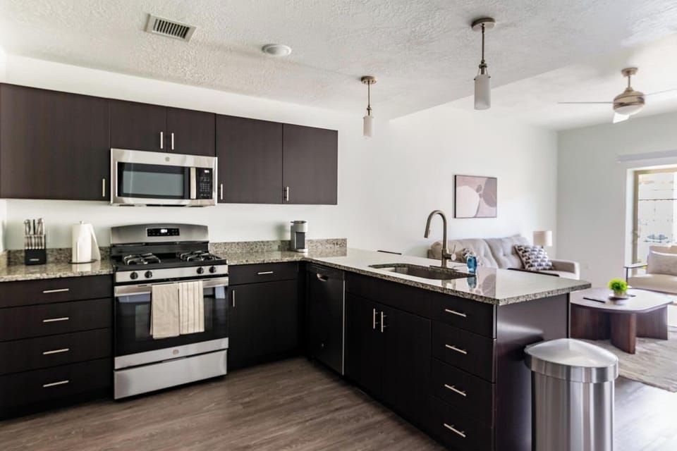 Apartment (1 Bedroom) | Private kitchen | Fridge