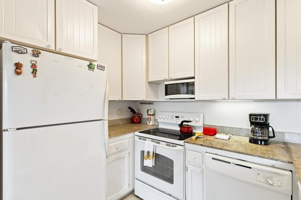 Apartment, 1 Bedroom | Private kitchen | Coffee/tea maker, fridge, oven, toaster
