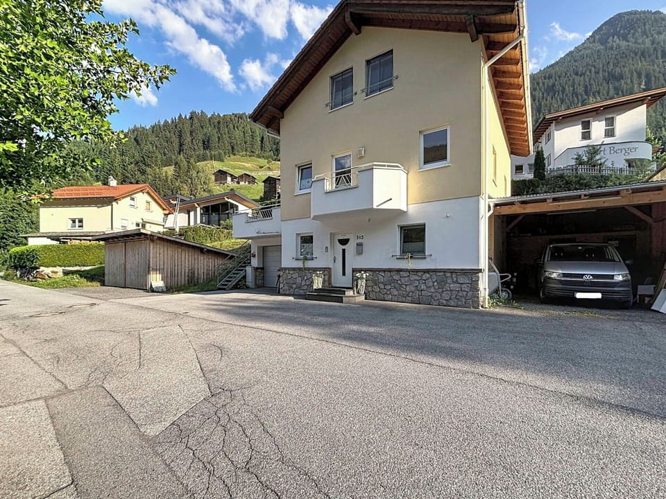 Building, Window, House, Residential Area, Home, Roof, Architecture, Cottage, Human Settlement, Village