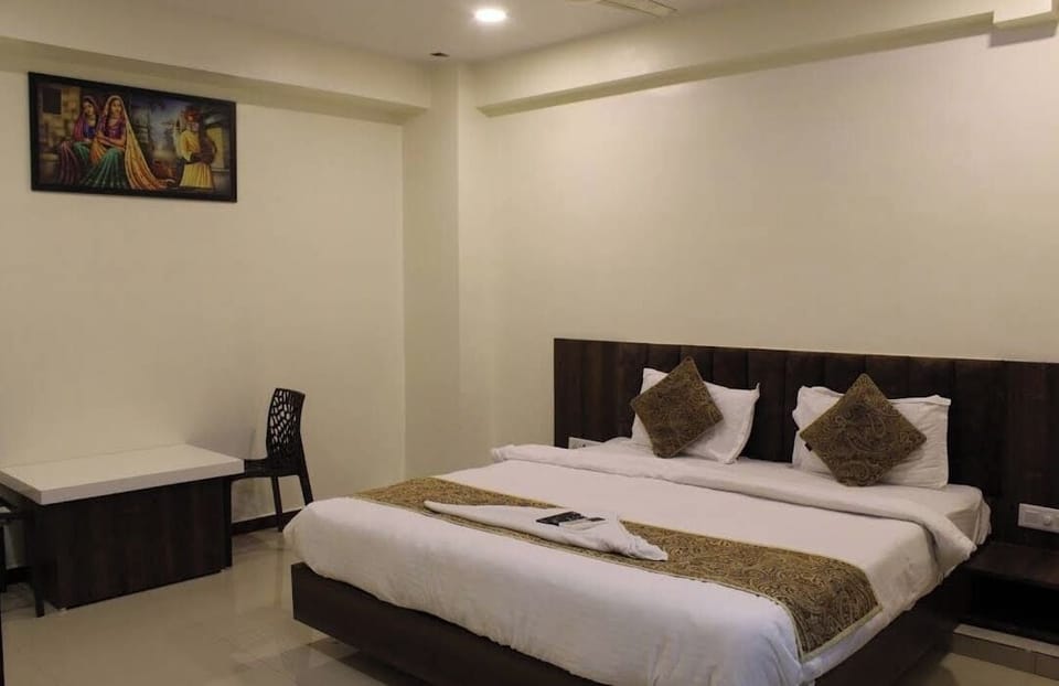 Executive Double Room, City View | Desk, laptop workspace, WiFi (free)