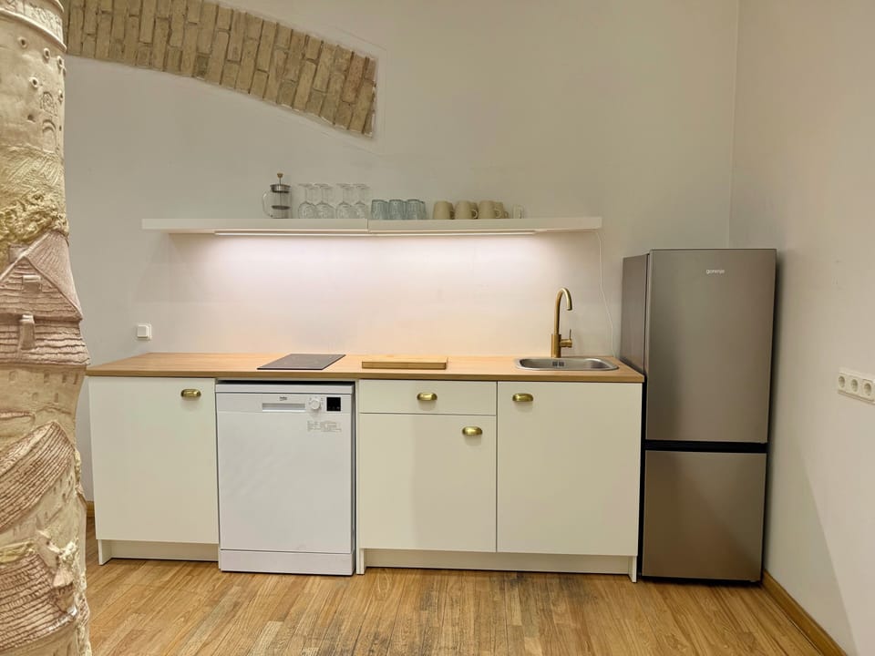 Business Apartment, Courtyard View | Private kitchen