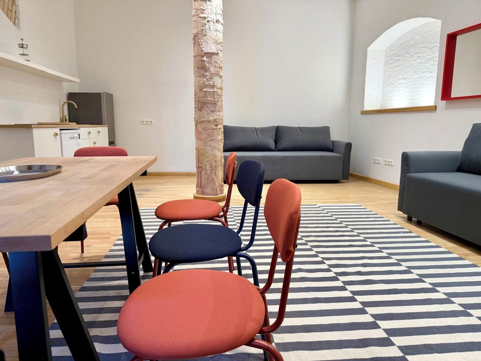 Business Apartment, Courtyard View | Living area
