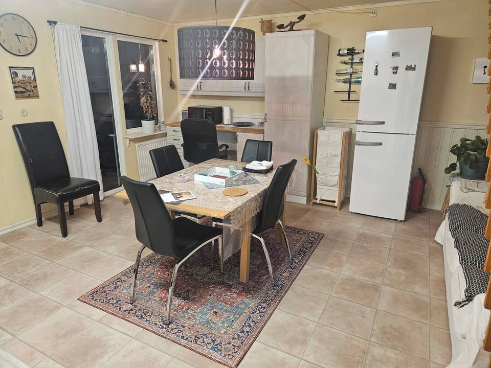 House, 4 Bedrooms, Accessible, Balcony | Dining room