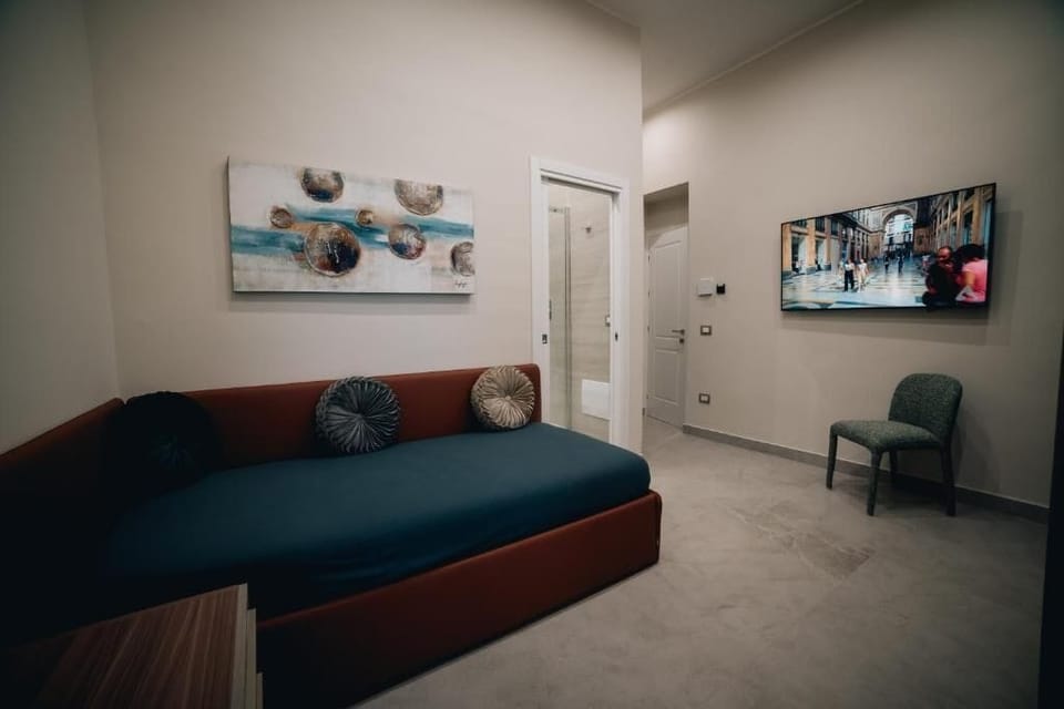 Deluxe Quadruple Room, Balcony, City View | Interior