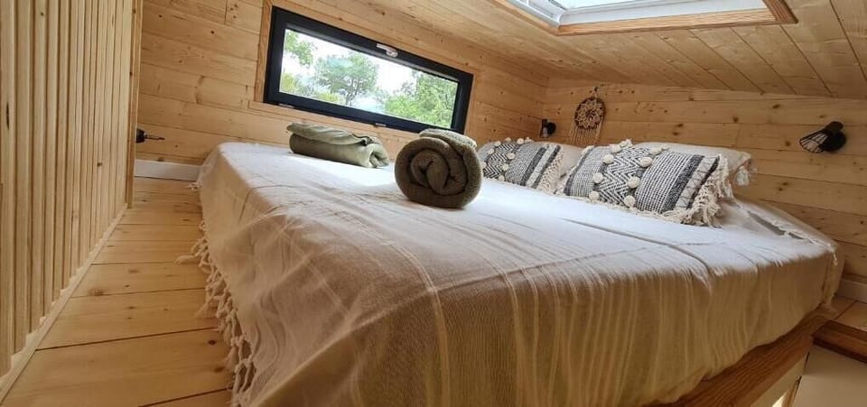 Deluxe Double Room, Accessible Bathtub, Pool View | Premium bedding, in-room safe, iron/ironing board (on request)