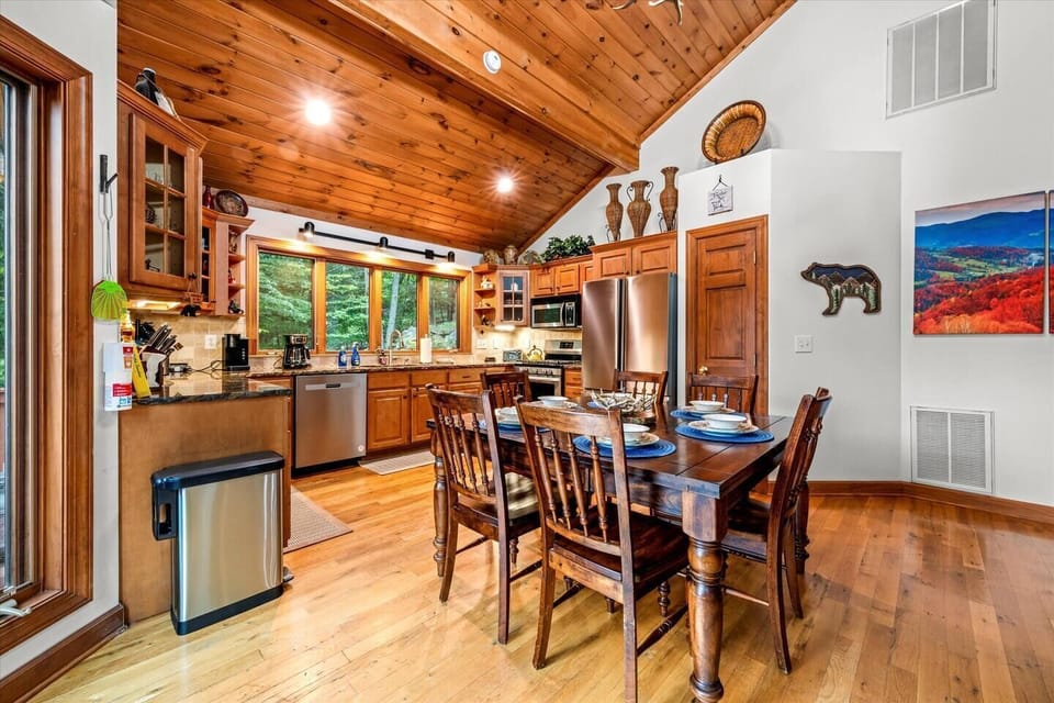 [Kitchen/dinning area] 