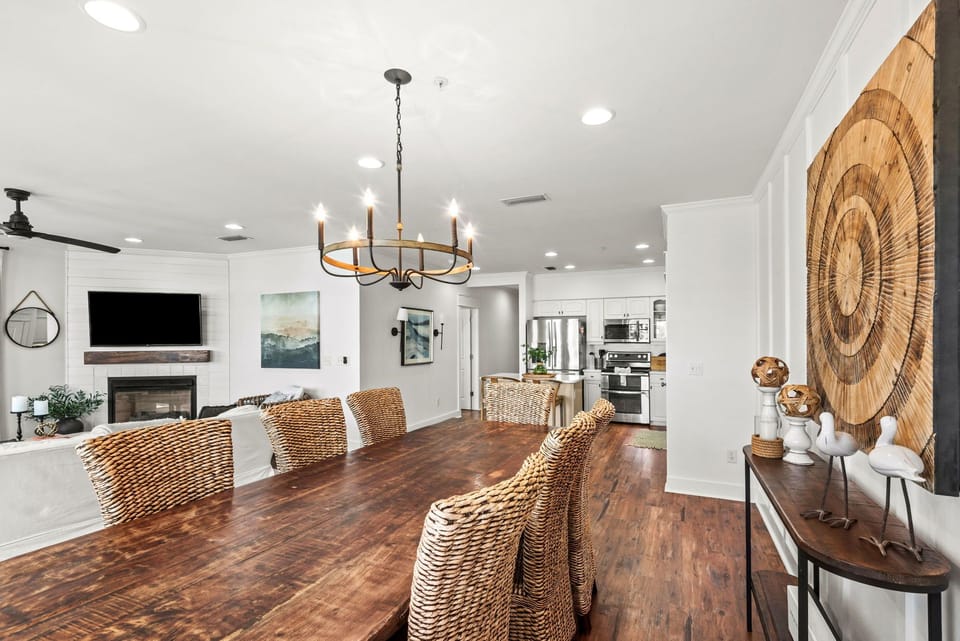 Condo, Multiple Beds, Pool View (Chalet Monet ) | Dining