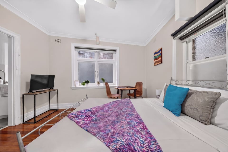 Stretch out on the queen bed while enjoying your favourite shows on the TV.