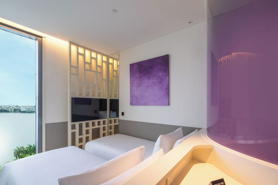 Room, 2 Twin Beds, Lake View | Premium bedding, down comforters, in-room safe, desk