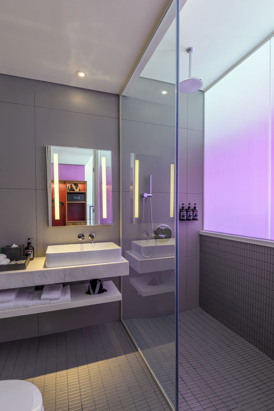 Room, 2 Twin Beds, Lake View | Bathroom | Shower, rainfall showerhead, slippers, shampoo