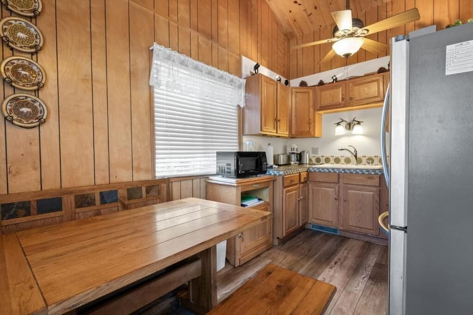 House, 3 Bedrooms, Pets Allowed, Mountain View | Private kitchen