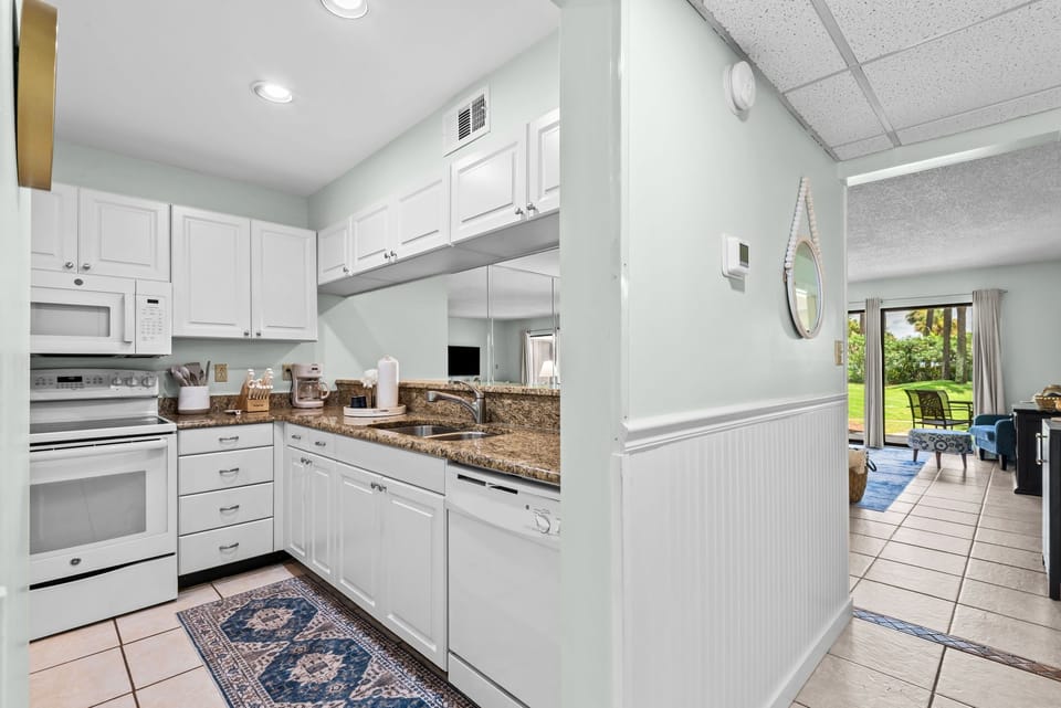 Condo, Multiple Beds, Garden View (Edgewater Golf Villa 2801) | Private kitchen