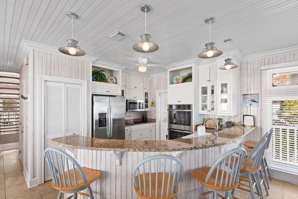 House, Multiple Beds, Pool View (Paradise Found) | Private kitchen