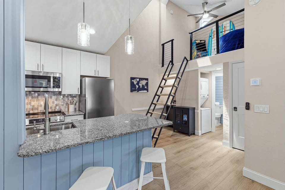 Condo, 1 King Bed (Beachy Dreams NSB) | Private kitchen