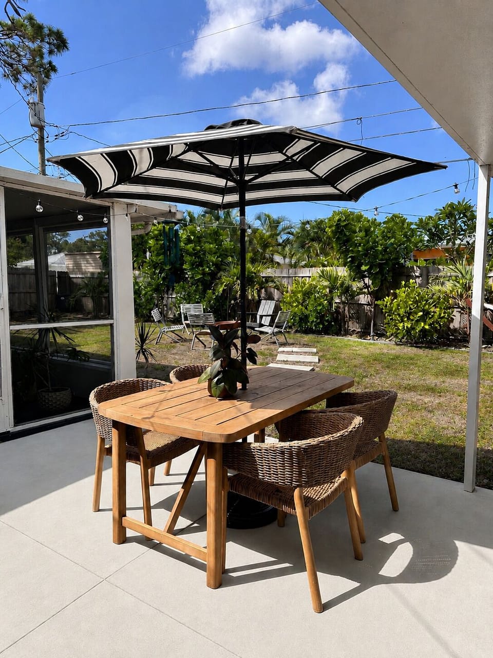 Outdoor dining