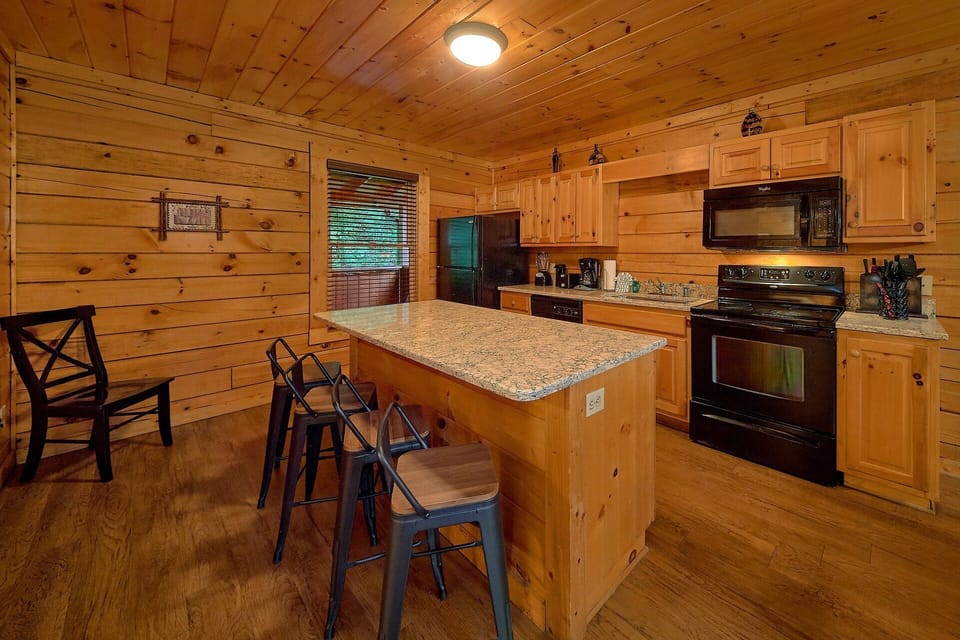 Fully Equipped Kitchen With Breakfast Bar