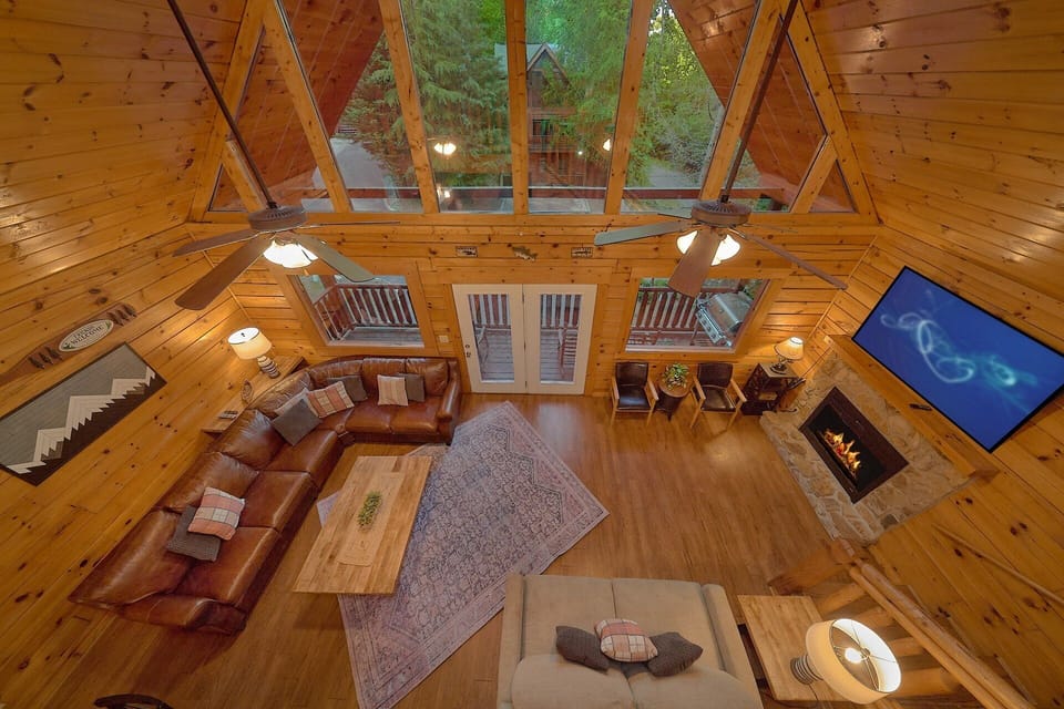 5 Bedroom Cabin with Large Open Floor Plan
