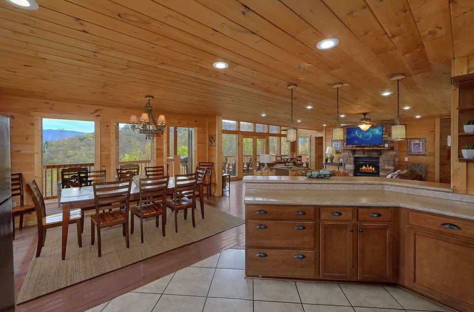Spacious kitchen and Dining room in rental cabin