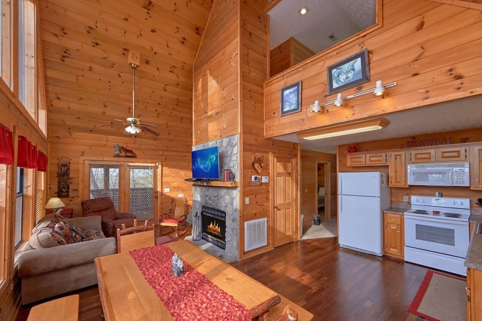 2 Bedroom Cabin near Pigeon Forge and Gatlinburg
