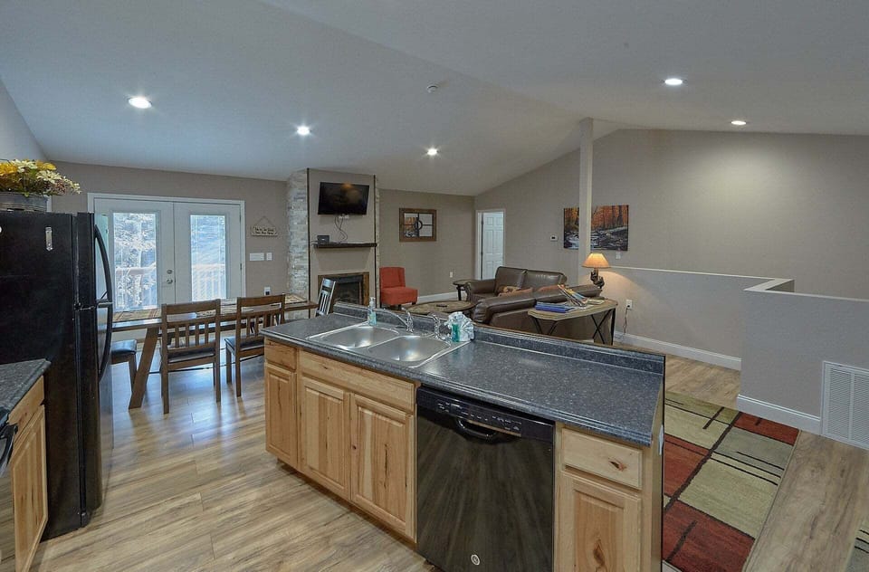 Spacious 3 Bedroom 3 Bath Vacation Home