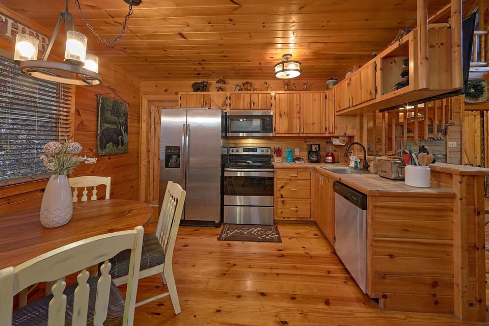 Open Kitchen Floor Plan 2 Bedroom Cabin